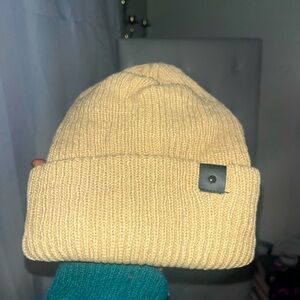 Stylish Beige Winter Hat – Brand New, High-Quality, Never Worn